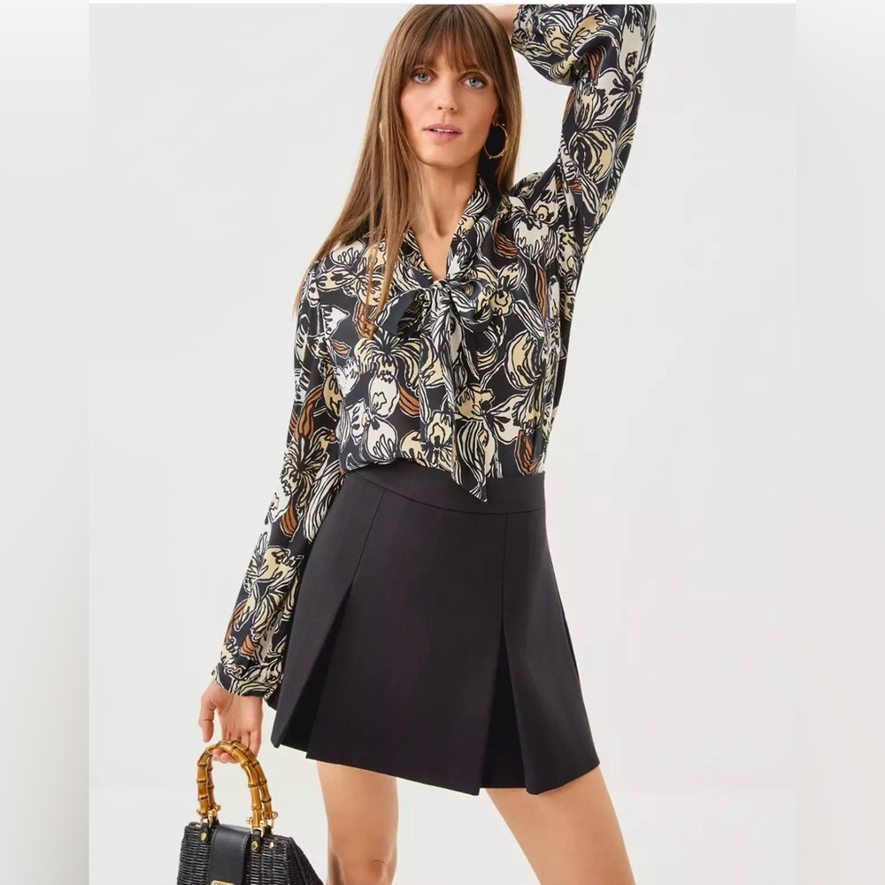 NWT Lilly Pulitzer Black Pleated Skirt Size 12